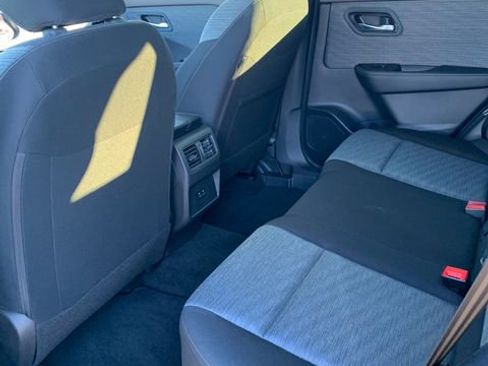 Used 2023 Nissan Rogue SV FWD image 16