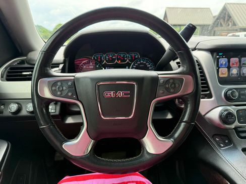 Used 2019 GMC Yukon XL SLT w/ Open Road Package AWD/4WD image 14