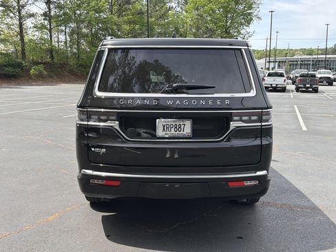Used 2025 Jeep Grand Wagoneer Series III w/ Rear Seat Video Group 1 AWD/4WD image 7