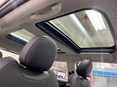 Certified 2024 MINI Cooper SE image 20