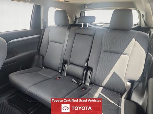 Certified 2019 Toyota Highlander LE AWD/4WD image 15
