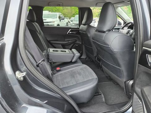 Used 2025 Mitsubishi Outlander SE AWD/4WD image 19