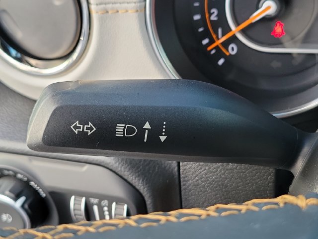 Used 2022 Jeep Wrangler Unlimited Sahara AWD/4WD image 37