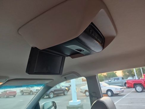 Used 2005 Toyota Sienna XLE w/ XLE Pkg 5 FWD image 14