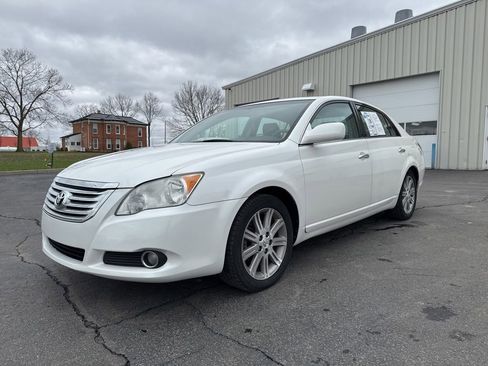 Used 2009 Toyota Avalon Limited image 3