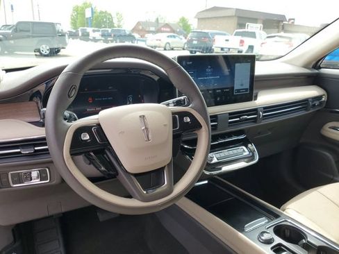 Used 2024 Lincoln Corsair Reserve w/ Equipment Group 201A AWD/4WD image 16