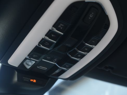 Certified 2026 Porsche Macan AWD/4WD image 21