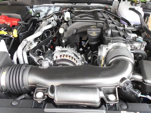 New 2025 Jeep Gladiator Sport image 5