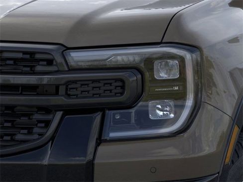 New 2025 Ford Ranger Lariat w/ FX4 Off-Road Package image 18