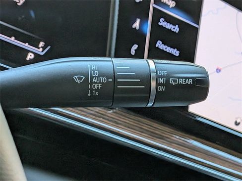 Used 2022 Cadillac Escalade Premium Luxury image 29