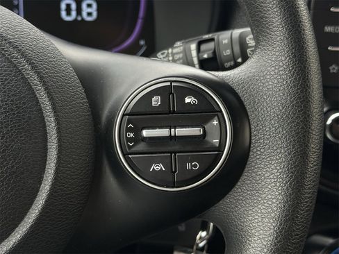 Used 2023 Kia Soul LX w/ LX Technology Package image 14
