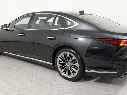 Used 2021 Lexus LS 500 AWD w/ Interior Upgrade Package image 17