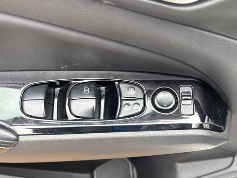 Used 2023 Nissan Altima 2.5 SV image 6