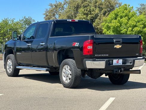 Used 2011 Chevrolet Silverado 2500 LTZ w/ LTZ Plus Package image 6