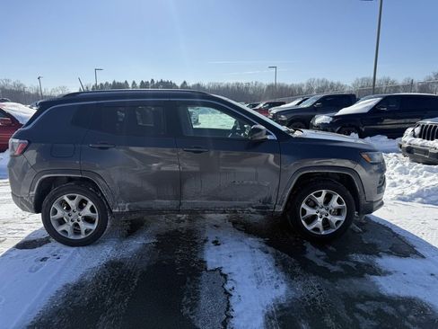 Used 2022 Jeep Compass Limited image 5