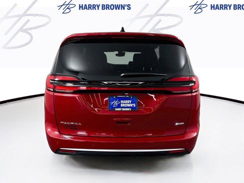 New 2027 Chrysler Pacifica Select AWD/4WD image 30