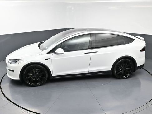 Used 2022 Tesla Model X image 50