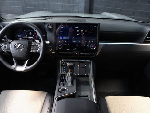 Used 2024 Lexus GX 550 AWD/4WD image 28