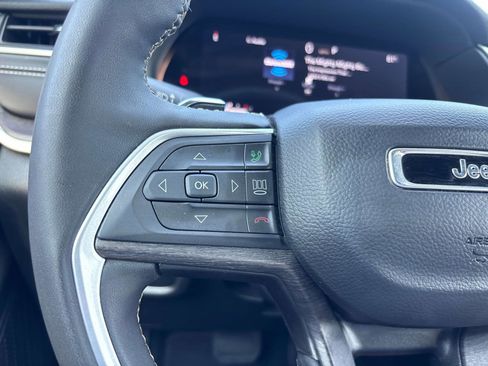 Certified 2024 Jeep Grand Cherokee Limited image 19