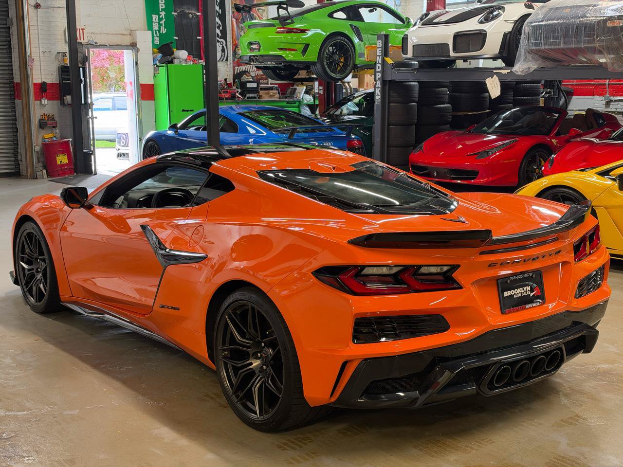 Used 2023 Chevrolet Corvette Z06 RWD image 12