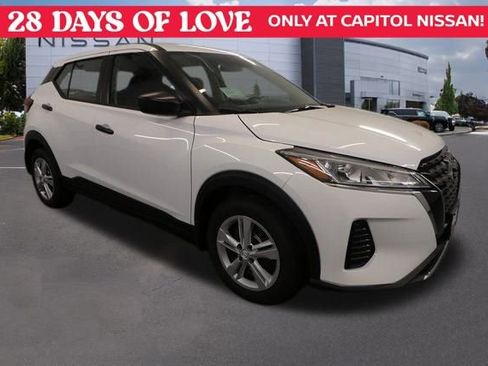 New 2025 Nissan Kicks Play S image 1