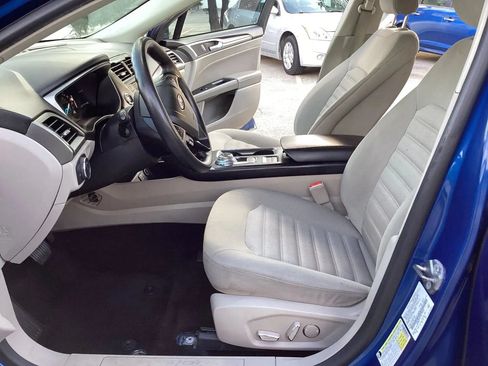 Used 2018 Ford Fusion SE FWD image 19