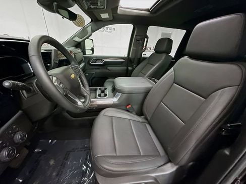 Used 2025 Chevrolet Silverado 3500 LTZ w/ LTZ Premium Package AWD/4WD image 25