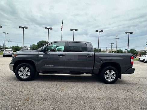 Certified 2018 Toyota Tundra SR5 w/ SR5 Upgrade Package AWD/4WD image 2