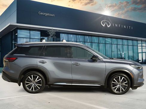 Used 2023 INFINITI QX60 Sensory w/ Cargo Package image 4