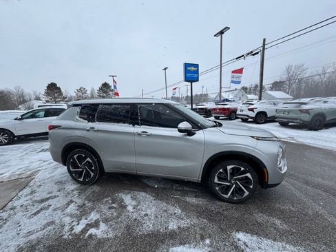 Used 2023 Mitsubishi Outlander SEL image 11