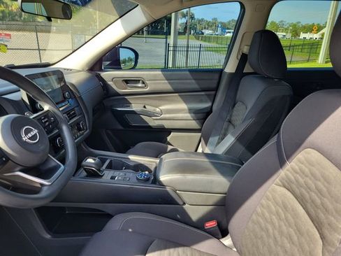 Used 2024 Nissan Pathfinder S AWD/4WD image 12