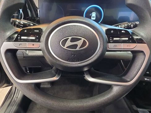 Used 2024 Hyundai Elantra SEL FWD image 18