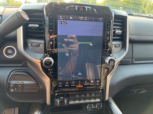 Used 2023 RAM 2500 Laramie AWD/4WD image 25