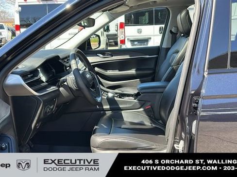 Used 2023 Jeep Grand Cherokee 4WD 4xe image 9