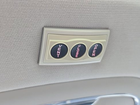 Used 2017 Jeep Cherokee Latitude w/ Cold Weather Group image 12