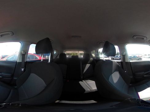 Used 2025 Kia Soul LX w/ LX Technology Package FWD image 39