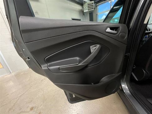Used 2019 Ford Escape Titanium AWD/4WD image 21