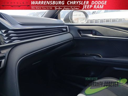 Used 2025 Toyota Camry SE FWD image 27
