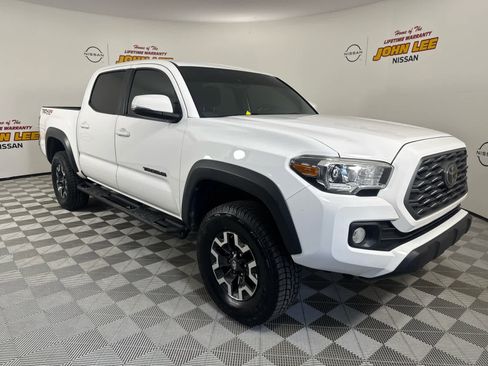 Used 2021 Toyota Tacoma TRD Off-Road image 8