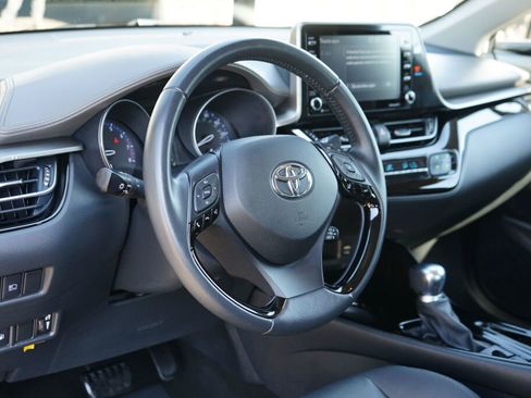 Used 2022 Toyota C-HR Limited image 13