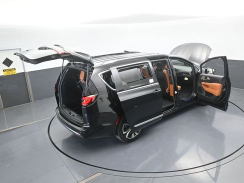 New 2026 Chrysler Pacifica Pinnacle image 76