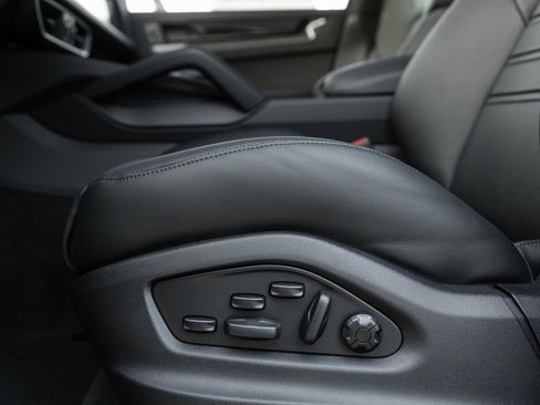 New 2026 Porsche Cayenne GTS image 22