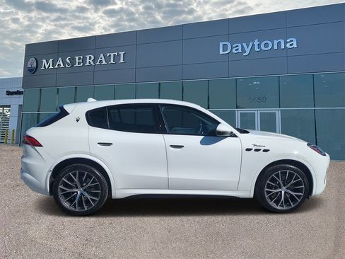 New 2026 Maserati Grecale Modena image 3