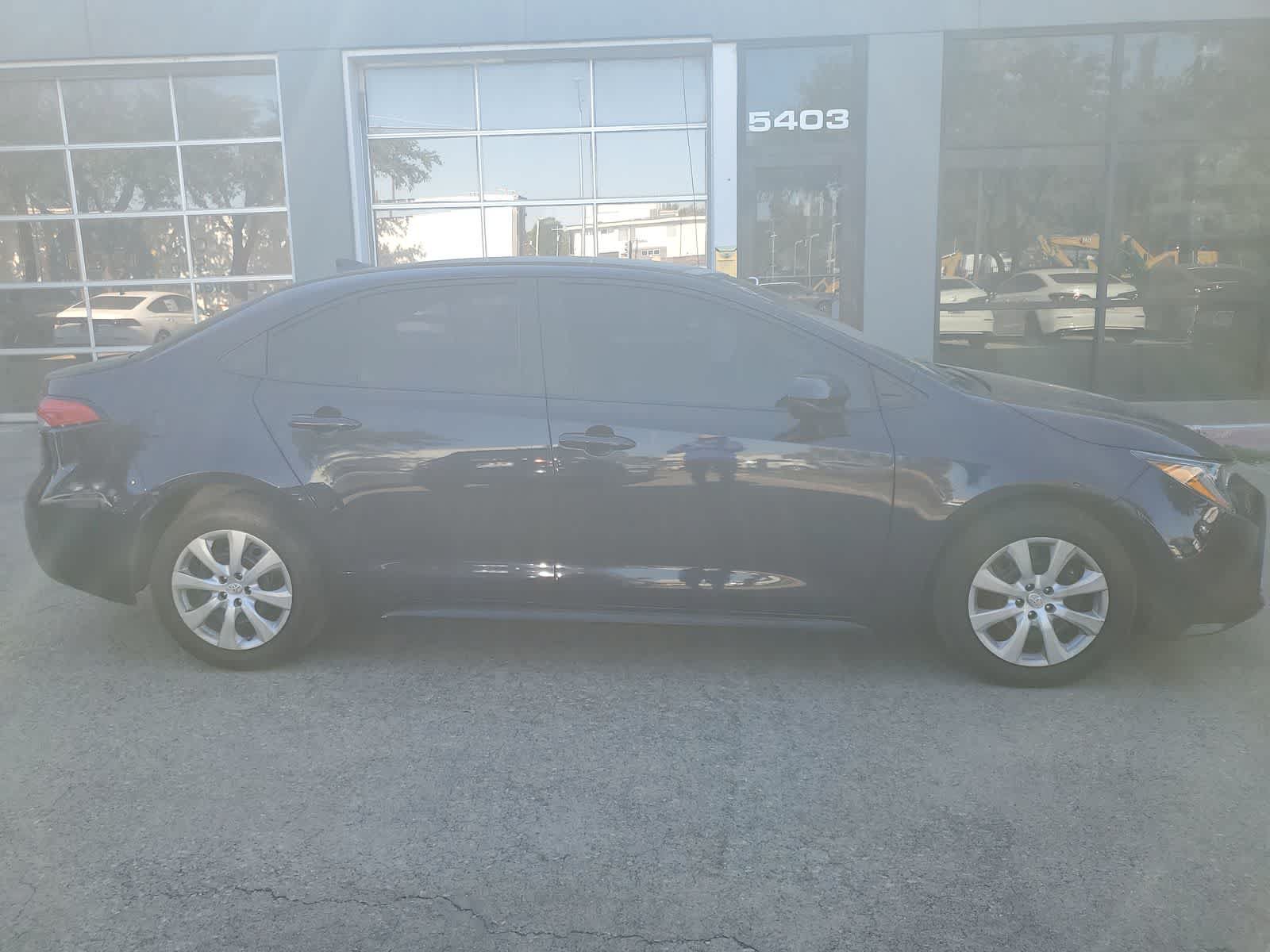 Used 2025 Toyota Corolla LE FWD image 7