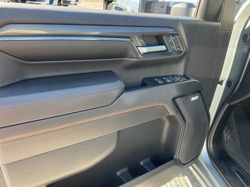 Used 2024 GMC Sierra 2500 AT4 w/ AT4 Premium Plus Package image 7