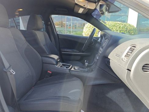 Used 2015 Dodge Charger SXT image 25