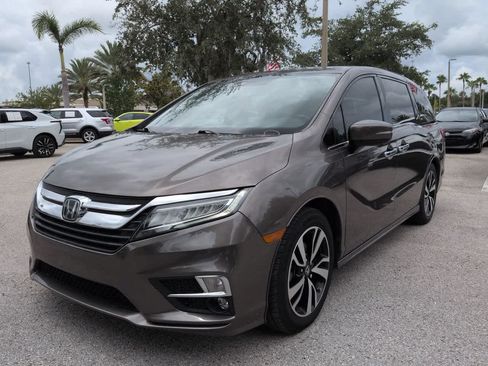 Used 2019 Honda Odyssey Elite image 2