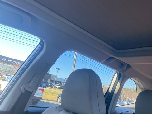 Used 2023 Subaru Forester Limited image 7