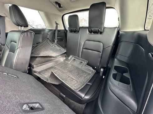 Certified 2024 Nissan Pathfinder SL image 27