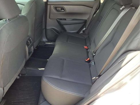Used 2025 Nissan Rogue S FWD image 14